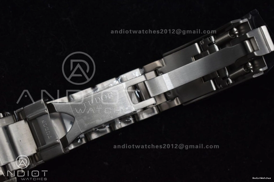 1:1 525 Best Edition SportInspired ZF V A2824 Pelagos Titanium Bracelet On Black 0321